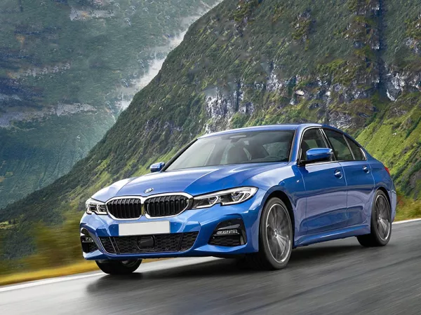 Dịch vụ thay Kính chắn gió xe BMW 320i tận nơi